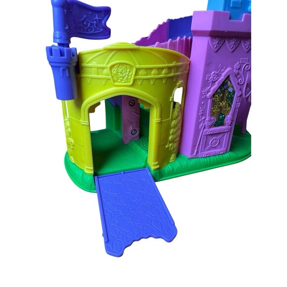 Fisher Price Little People Disney Princess Belle Wheelies Castle No Cars - Picture 5 of 7